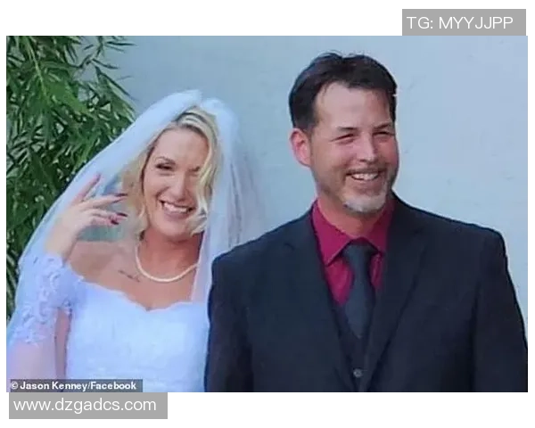 足球球星妻子背后的故事:她们如何影响丈夫的职业生涯与个人生活